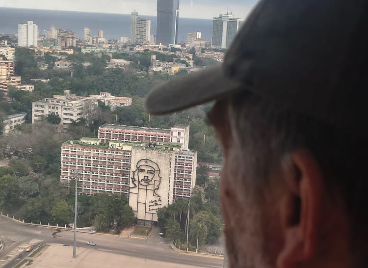 Cuba bajo asedio: Asfixia económica contra la autodeterminación